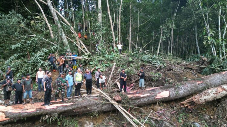 2 Petugas SAM Hilang Tertimbun Longsor di Nagori Durian Baggal Simalungun
