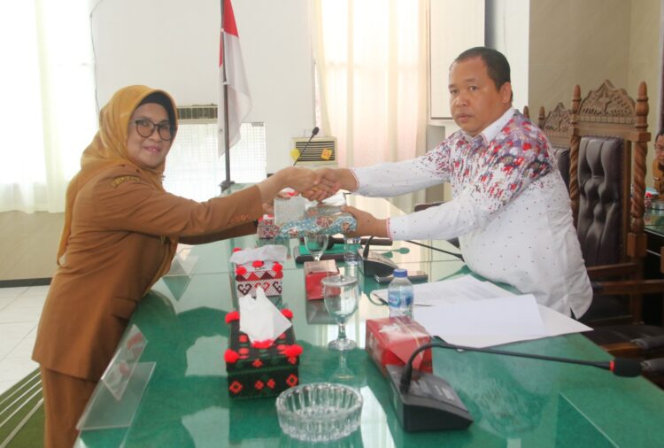 Wali Kota Siantar dr Susanti Rapat Paripurna VIII Pembahasan Ranperda Pajak dan Retribusi Daerah Serta Ranperda Lambang Daerah