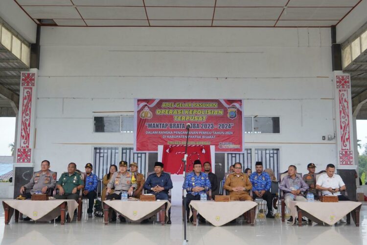 Polsek Pakpak Bharat Gelar Apel Gelar Pasukan Operasi Mantap Brata 2023-2024