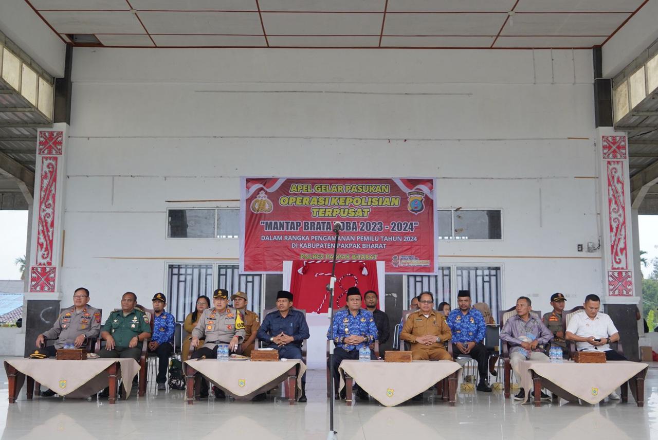 Polsek Pakpak Bharat Gelar Apel Gelar Pasukan Operasi Mantap Brata 2023-2024