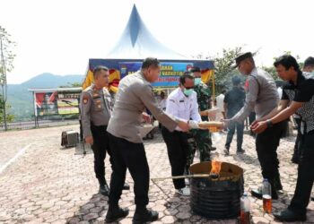 Polres Pakpak Bharat Musnahkan Barang Bukti Narkoba