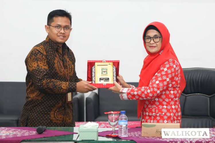 Wali Kota Siantar Buka Kick Off Meeting dan FGD Kajian IPEI 