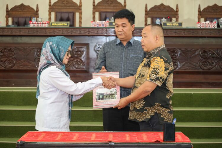 Wali Kota Siantar Sampaikan Nota Jawaban Atas Penyampaian Pemandangan Umum Fraksi DPRD Terhadap 2 Ranperda 