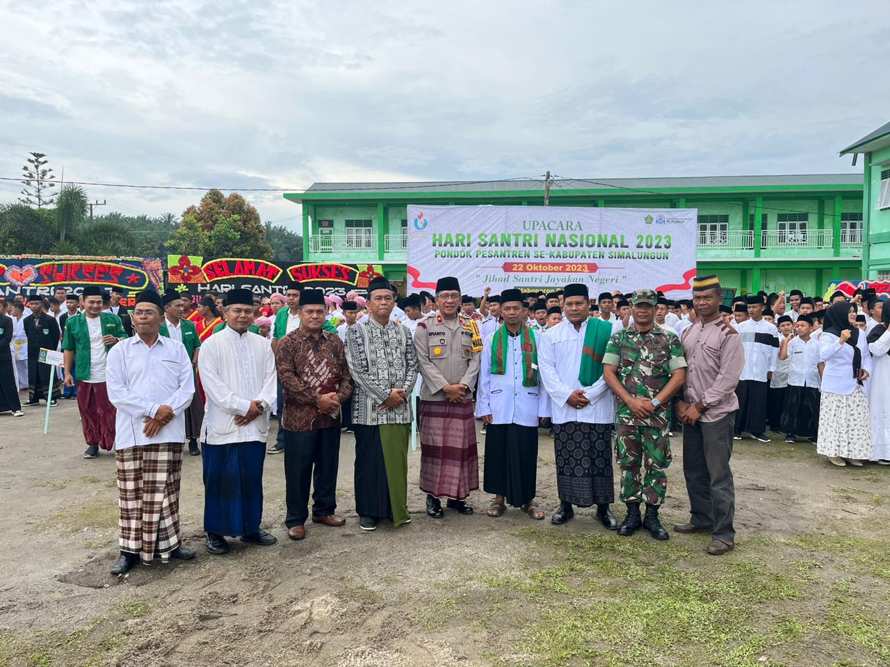 Wakapolres Simalungun Hadiri Peringatan Hari Santri Nasional di Pondok Pesantren Al-Kautsar Wakapolres Simalungun Hadiri Peringatan Hari Santri Nasional di Pondok Pesantren Al-Kautsar