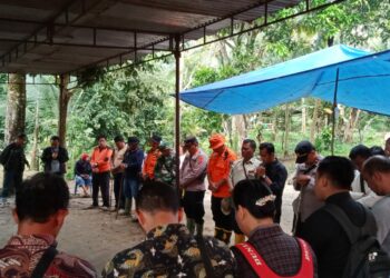 Pencarian Korban Longsor Gunung Simarsolpah Kecamatan Raya Kahean Masih Berlanjut 