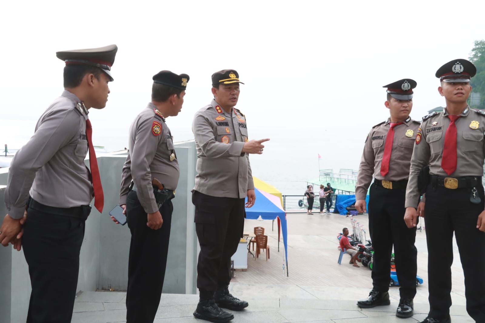 Kapolres Simalungun Cek dan Kontrol Patroli di Parapat Pastikan Wisatawan Merasa Nyaman Kapolres Simalungun Cek dan Kontrol Patroli di Parapat Pastikan Wisatawan Merasa Nyaman