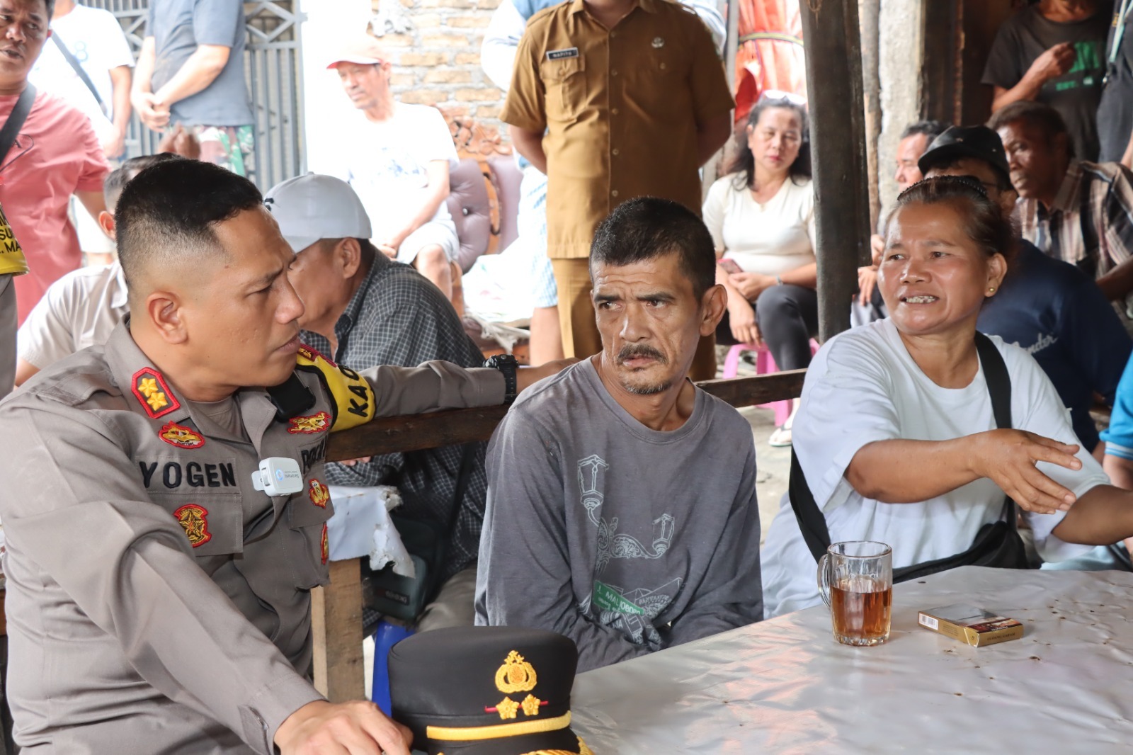 Kapolres Siantar Kunjungi Maradu Hutapea Korban Pencurian dengan Kekerasan di Toko Ganda Kapolres Siantar Kunjungi Maradu Hutapea Korban Pencurian dengan Kekerasan di Toko Ganda