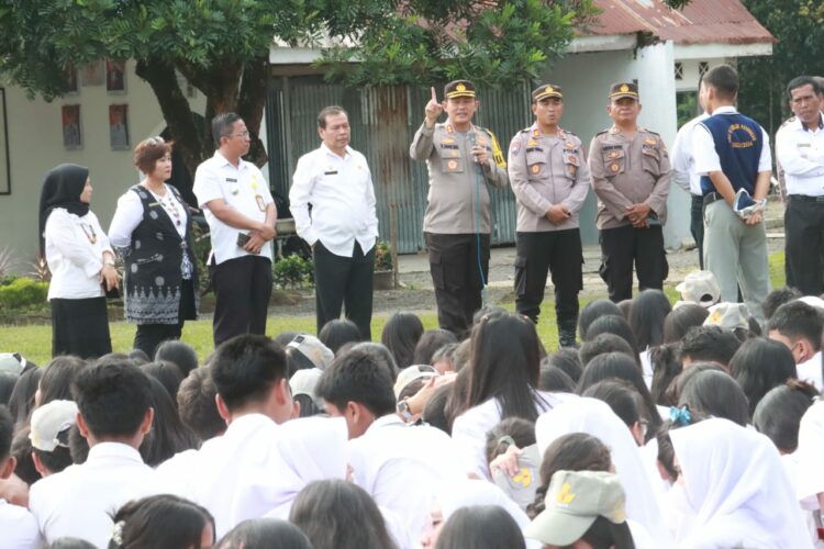 Kapolres Simalungun Berikan Edukasi Wawasan Kebangsaan di SMA Negeri 1 Dolok Panribuan