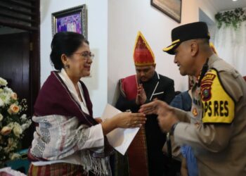Kapolres Pematang Siantar Sampaikan Belasungkawa Kepada Kasi Dokkes