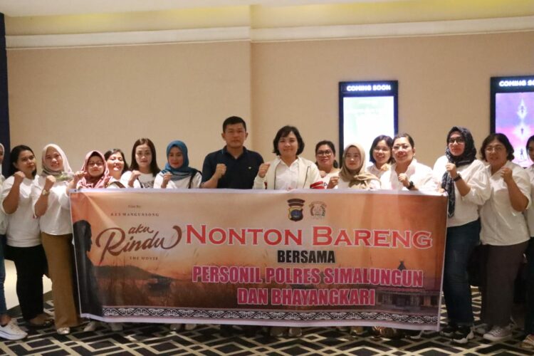 Sambut HKGB ke-71, Kapolres Simalungun dan Bhayangkari Gelar Nobar "Aku Rindu"