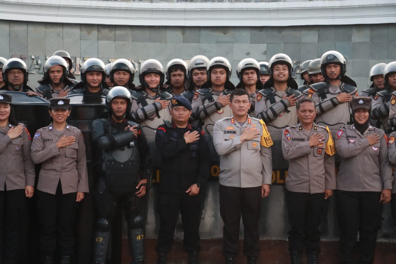 Polres Simalungun dan Brimob Gelar Pelatihan Pengendalian Massa Kesiapsiagaan Pemilu 2024 Polres Simalungun dan Brimob Gelar Pelatihan Pengendalian Massa Kesiapsiagaan Pemilu 2024