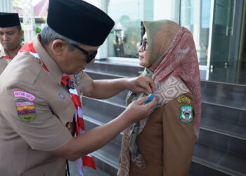 Wali Kota Siantar dr Susanti Menerima Lencana Panca Warsa III