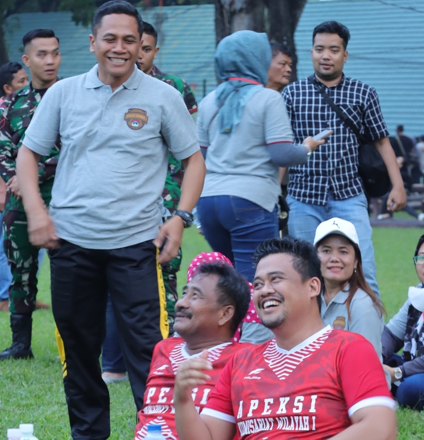 Kapolres Siantar Hadiri Pembukaan Turnamen Sepakbola Persahabatan KOMWIL I APEKSI Kapolres Siantar Hadiri Pembukaan Turnamen Sepakbola Persahabatan KOMWIL I APEKSI