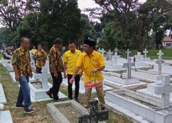 HUT Golkar Ke-59, DPD II Partai Golkar Kabupaten Simalungun Jiarahi Makam Pahlawan
