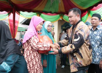 8 Tahun Kiprah Sinarsergai.com, Berbagi Sembako Kepada Warga Kurang Mampu