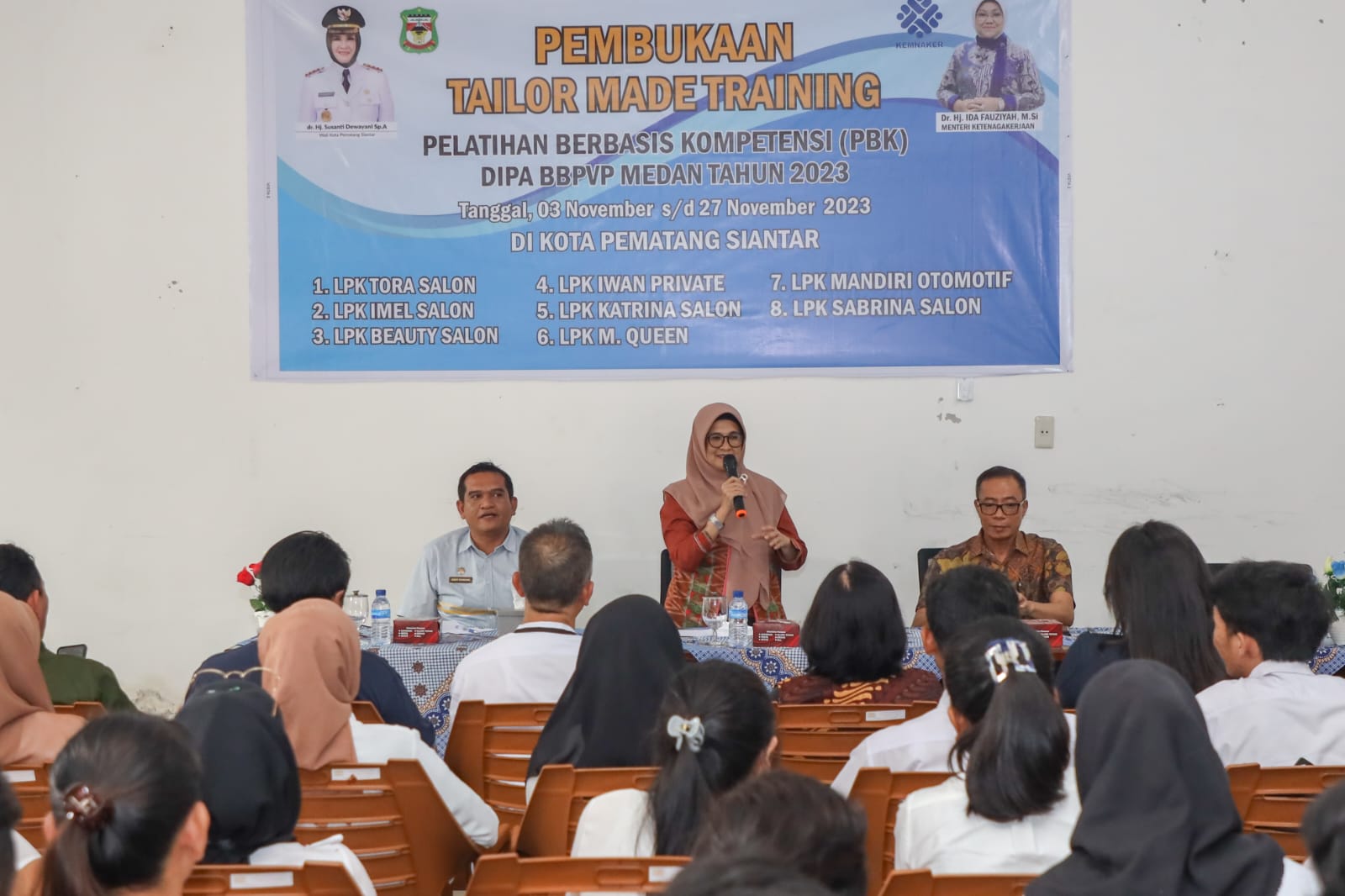 Wali Kota Siantar Membuka Tailor Mode Training PBK DIPA BBPVP Medan 