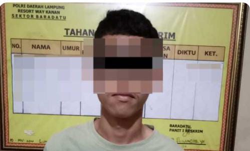 Diduga Pelaku Curat, AE Tak Berkutik Dibekuk Tim Gabungan Polsek Baradatu, Polres Dan Polda Lampung Diduga Pelaku Curat, AE Tak Berkutik Dibekuk Tim Gabungan Polsek Baradatu, Polres Dan Polda Lampung