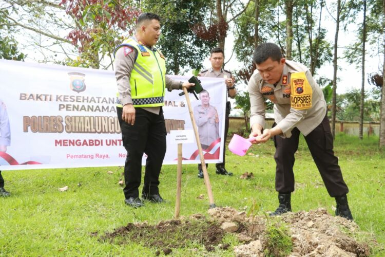 Polres Simalungun Gelar Baksos dan Penanaman 100 Pohon Jelang Rakor SDM Polri 2023 Polres Simalungun Gelar Baksos dan Penanaman 100 Pohon Jelang Rakor SDM Polri 2023