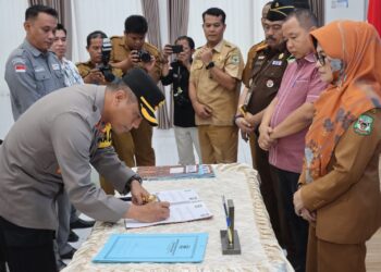 Kapolres Siantar Hadiri Penandatanganan NPHD Pilkada Tahun 2024