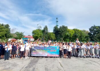 Kasat Binmas Polres Siantar Gelar Police Go To School di SMA YP HKBP