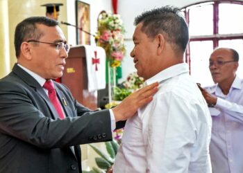 Pelantikan Ketua STT HKBP, Bupati Simalungun: "STT HKBP mampu berinovasi ke arah yang lebih baik"