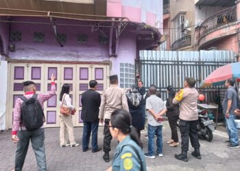Polres Siantar Bantu Pengamanan Sidang Lapangan Toko Roti Aroma 