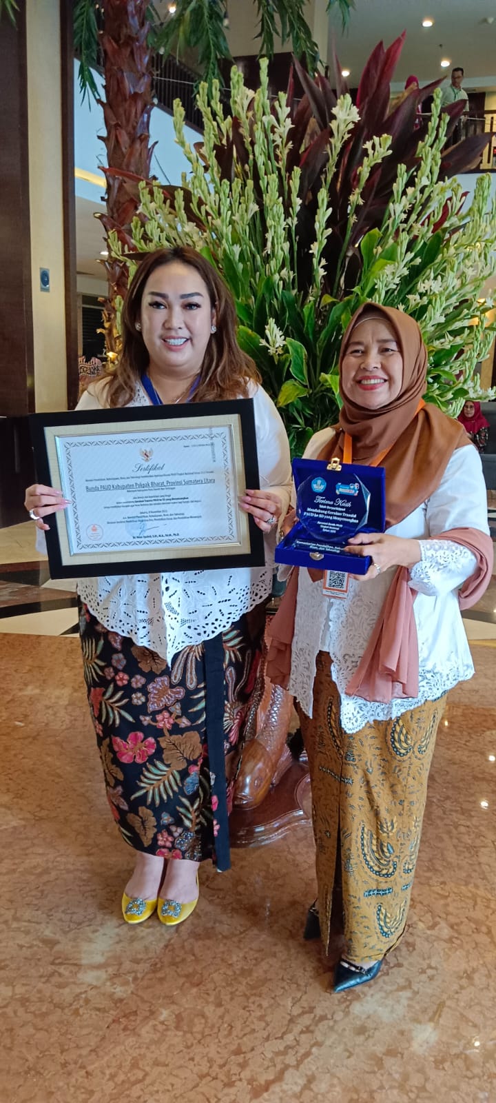 Bunda PAUD Pakpak Bharat Terima Apresiasi dari Kemendikbudristek RI Atas Kepedulian Mendukung Gerakan Transisi PAUD ke SD Bunda PAUD Pakpak Bharat Terima Apresiasi dari Kemendikbudristek RI Atas Kepedulian Mendukung Gerakan Transisi PAUD ke SD