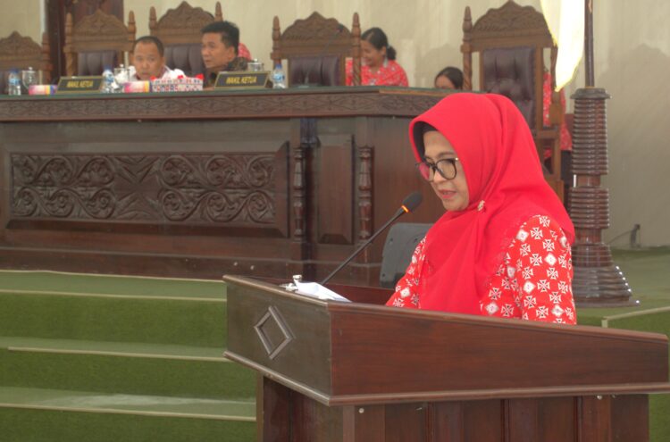 Wali Kota Sampaikan Pengantar Nota Keuangan Atas R-APBD Kota Pematang Siantar TA 2024