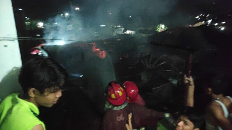 Tiga Rumah Di Jalan Bola Kaki Dilalap Si Jago Merah