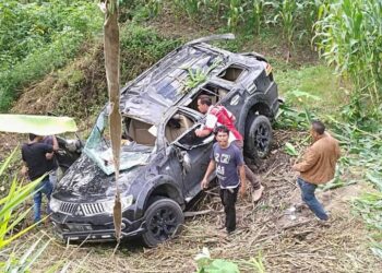 Mitsubishi Pajero Sport BH 1972 MS Terjun ke Jurang Sedalam 15 Meter di Taput 