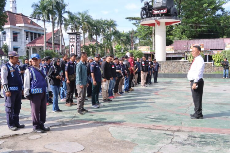 Polres Siantar Lakukan Pengamanan Dalam Penertiban APK Dan APS Pemilu 2024