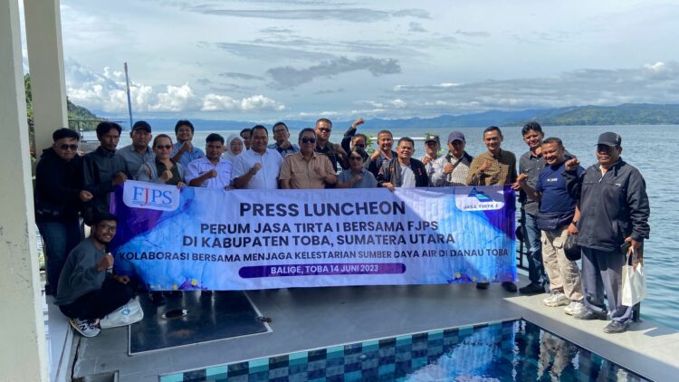 PJT I dan Jurnalis Toba Diskusi Jaga Kelestarian Sumber Daya Air