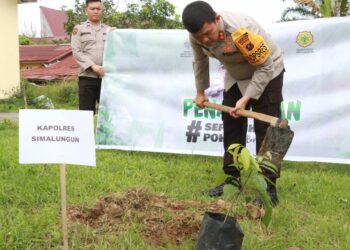 Kapolres Simalungun Pimpin Penanaman Sepuluh Juta Pohon Bersama Polri