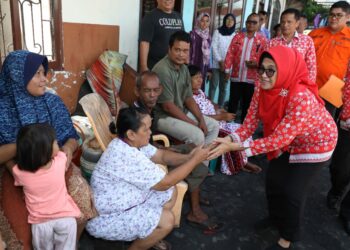 Wali Kota Siantar Support Keluarga Korban Kebakaran di Jalan Bola Kaki