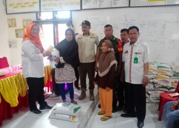Pekon Bakhu Kembali Bagikan Bantuan Beras Untuk 305 KPM