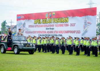 Kapolda Sumut Pimpin Apel Gelar Pasukan Operasi Kepolisian Kewilayahan Aquabike Toba 2023