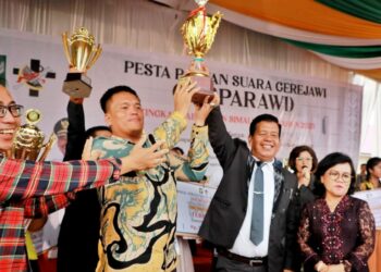 Kecamatan Raya Juara Umum Pesparawi Kabupaten Simalungun Tahun 2023