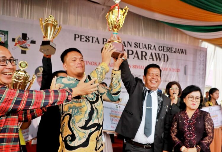 Kecamatan Raya Juara Umum Pesparawi Kabupaten Simalungun Tahun 2023
