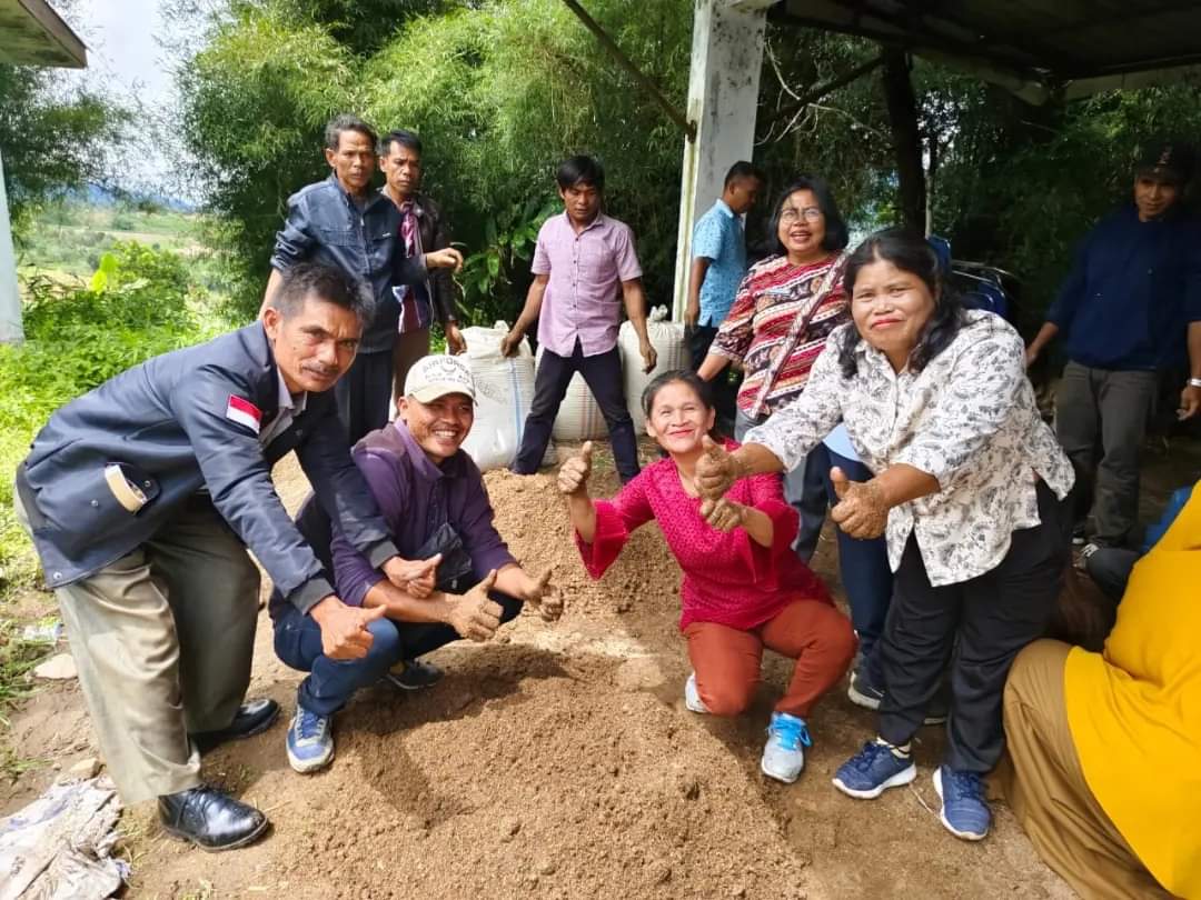 Pemkab Pakpak Bharat Gelar Pelatihan Pembuatan Pupuk Organik Dan Pemberantasan Hama