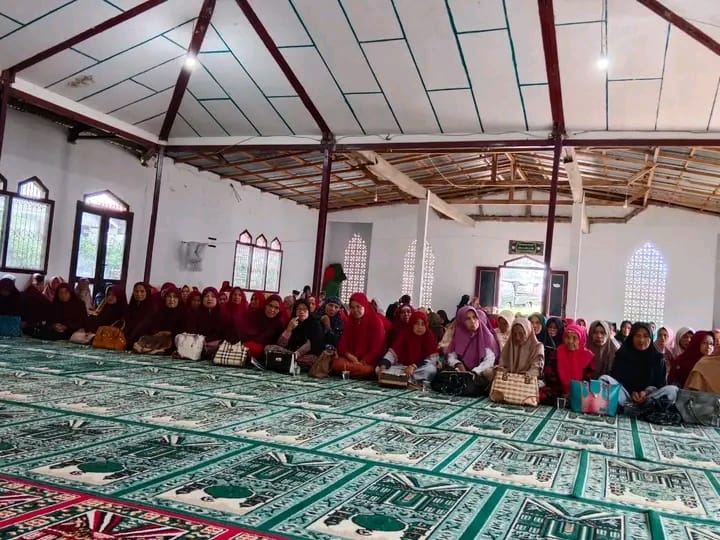 Kelompok Pengajian Baitul Mukhlisin Pekon Sukaraja Gelar Pengajian Rutin