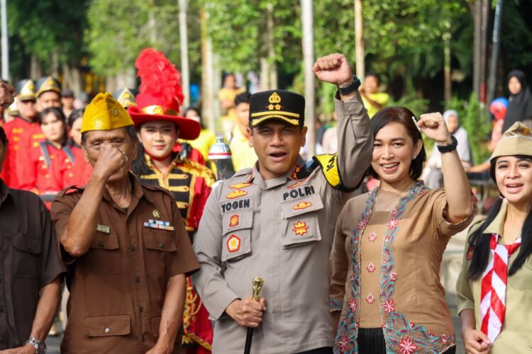 Kapolres Pematang Siantar Hadiri Karnaval Hari Pahlawan
