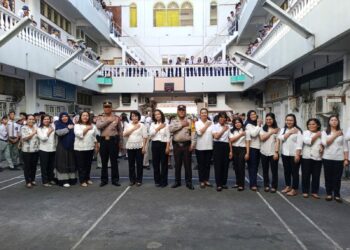 Kapolsek Siantar Timur Ajak Siswa YP Mars Mengikuti Kegiatan Yang Positif 