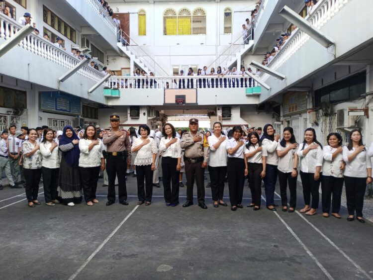Kapolsek Siantar Timur Ajak Siswa YP Mars Mengikuti Kegiatan Yang Positif 