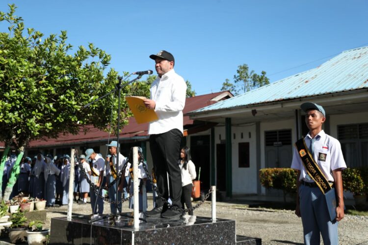 Bupati Pakpak Bharat Minta SMA N 1 Salak Belajar Unggul Serta Berprestasi Baik