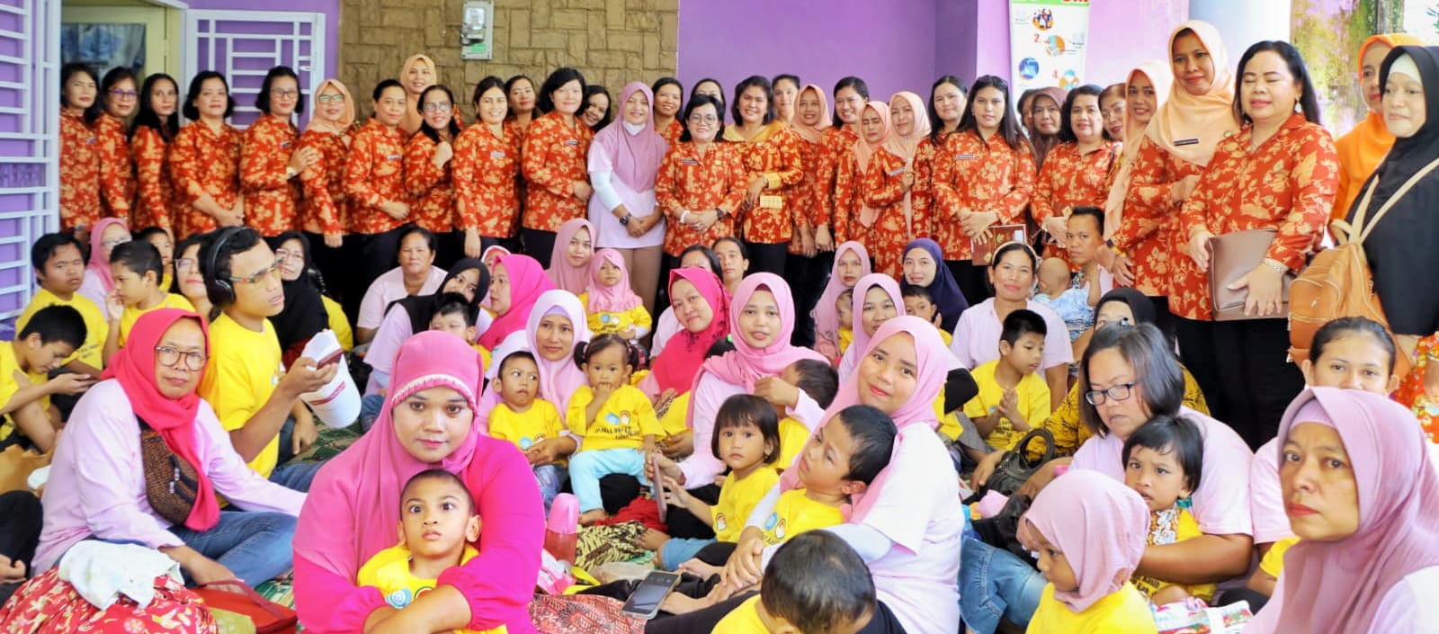 DWP dan TP PKK Kabupaten Simalungun Berbagi Tali Kasih dengan Anak Berkebutuhan Khusus DWP dan TP PKK Kabupaten Simalungun Berbagi Tali Kasih dengan Anak Berkebutuhan Khusus