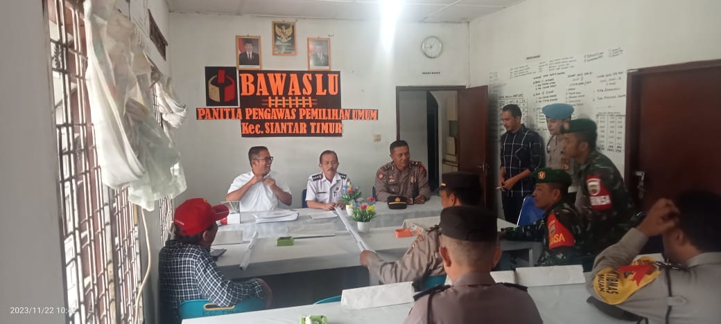 3 Pilar Kecamatan Siantar Timur Patroli Gabungan Demi Terciptanya Pemilu Aman dan Damai