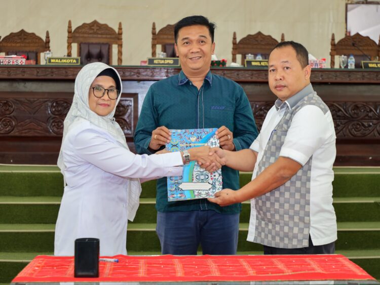 Sidang Paripurna, Rancangan APBD TA 2024 Kota Pematang Siantar Defisit Rp55 M