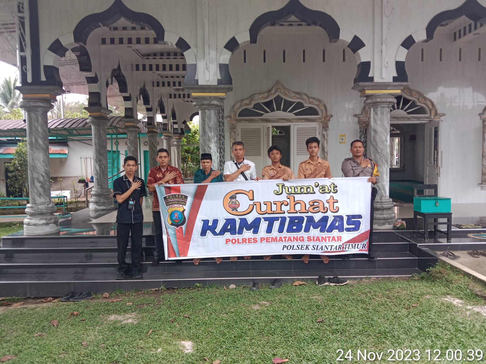 Bhabinkamtibmas Polsek Siantar Timur Jumat Curhat Kamtibmas Di Masjid Al-Falah