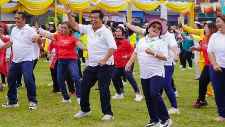 Bupati Simalungun Ikuti Senam Aerobik Memperingati HKN Ke -59