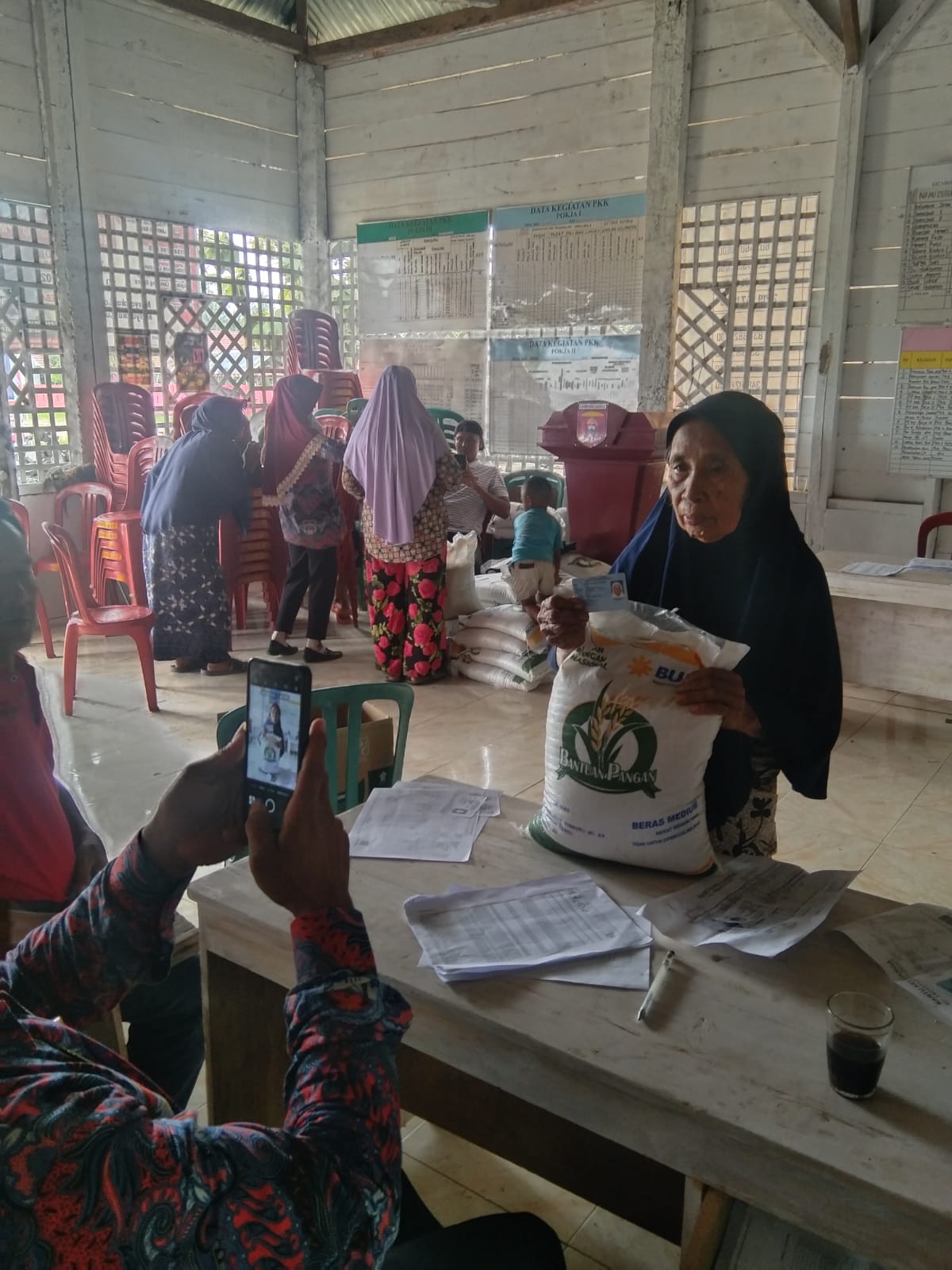 Pekon Suoh Kembali Bagikan Bantuan Beras Cadangan Pangan Pemerintah